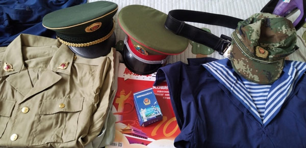 学者陶凯龙向辽宁省全民国防教育示范基地徐恩惠红色教育基地捐献红色藏品 学者陶凯龙向辽宁省全民国防教育示范基地徐恩惠红色教育基地捐献红色藏品